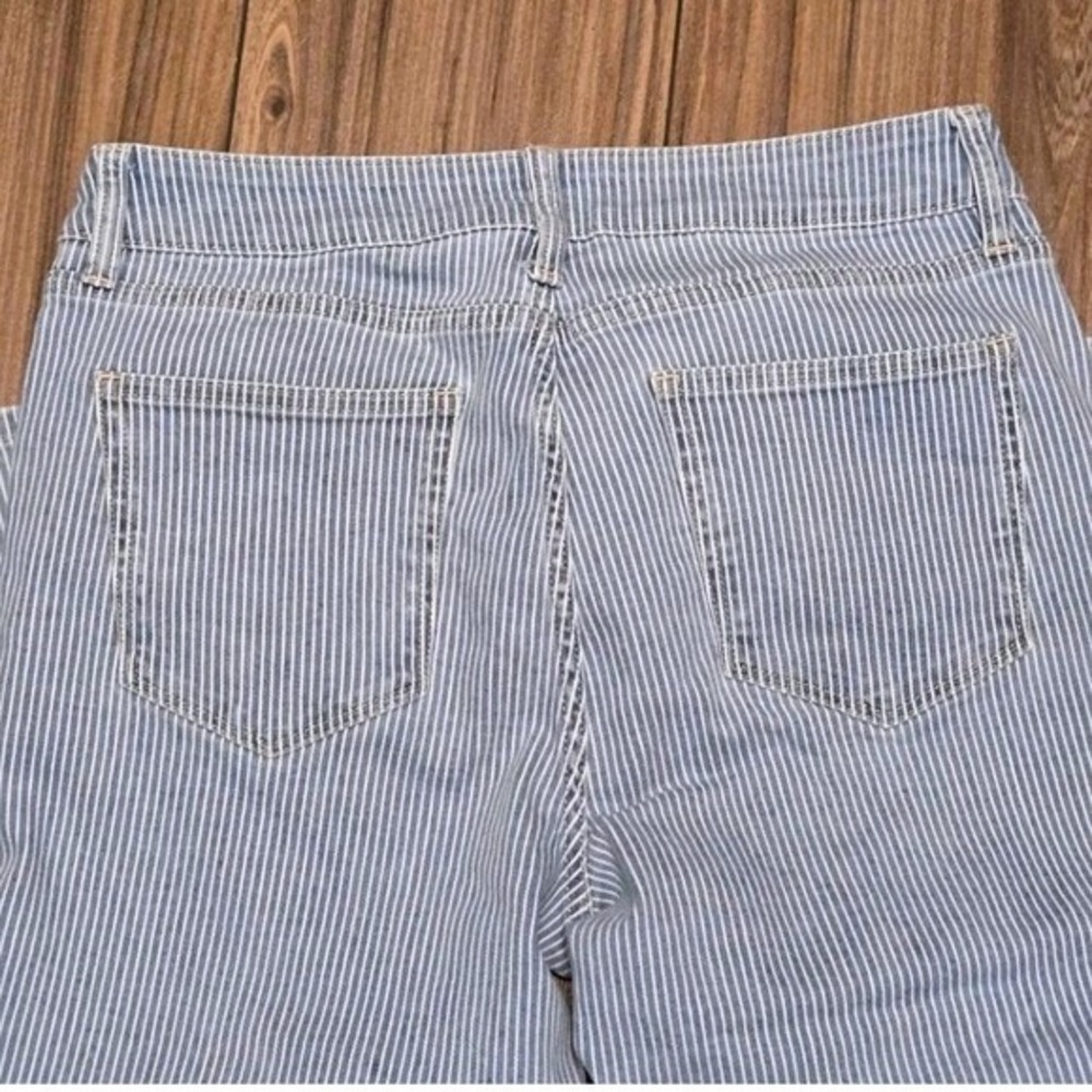 St Johns Bay Striped Cropped Jeans Size 10 Blue White Denim Casual Capri - Picture 12 of 12